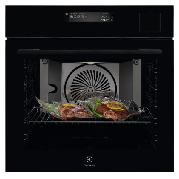Piekarnik parowy seria 900 SteamPro Electrolux EOA9S31WZ