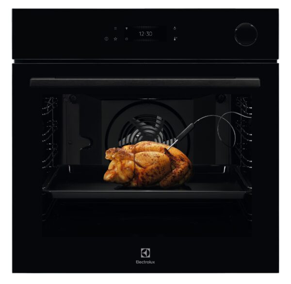 Piekarnik parowy seria 700 SteamCrisp Electrolux EOC8P39WZ