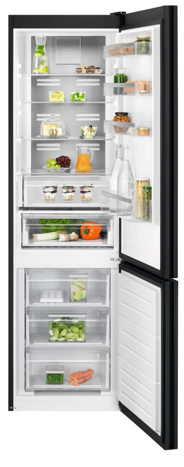 Chłodziarko-zamrażarka z dolnym zamrażalnikiem seria 700 Electrolux LNT7ME34K1
